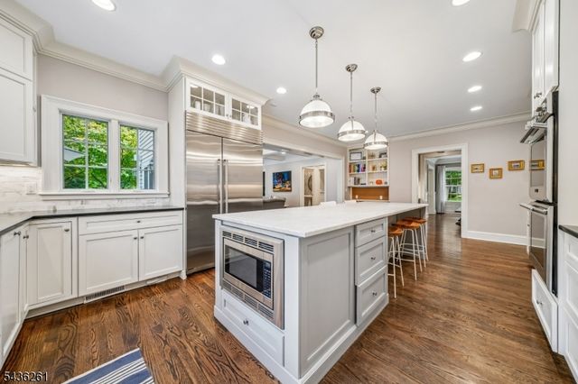 20 Country Club Dr, Chatham Twp., NJ 07928