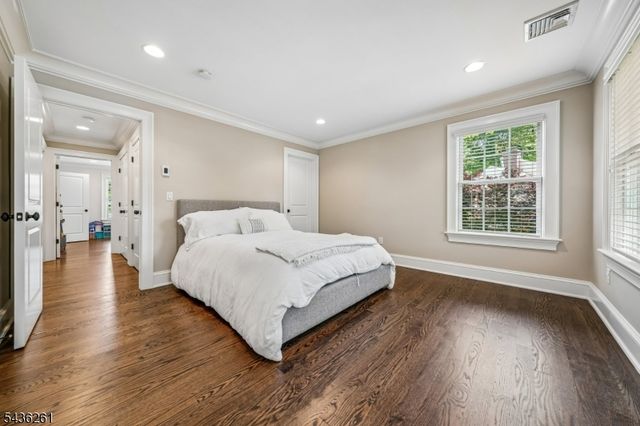 20 Country Club Dr, Chatham Twp., NJ 07928
