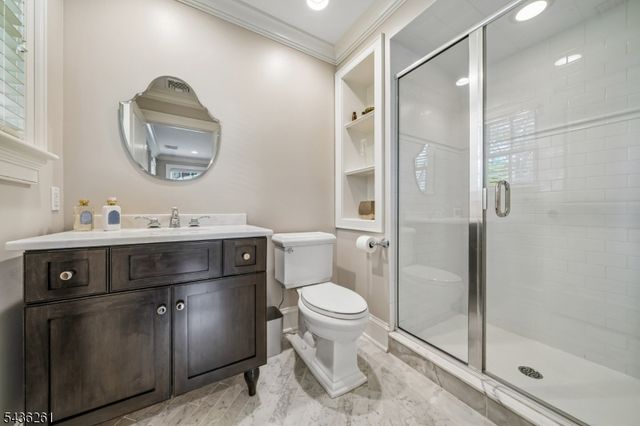 20 Country Club Dr, Chatham Twp., NJ 07928
