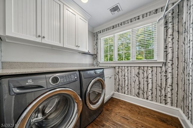 20 Country Club Dr, Chatham Twp., NJ 07928