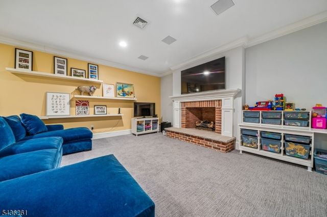 20 Country Club Dr, Chatham Twp., NJ 07928