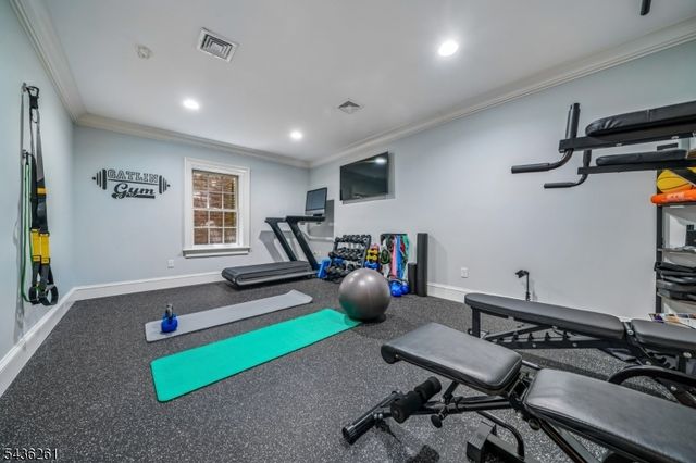 20 Country Club Dr, Chatham Twp., NJ 07928