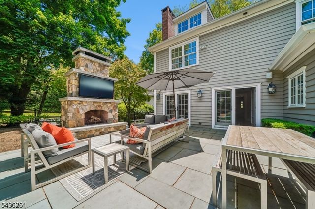 20 Country Club Dr, Chatham Twp., NJ 07928