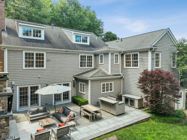 20 Country Club Dr, Chatham Twp., NJ 07928