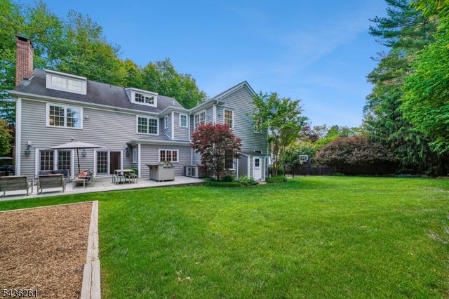 20 Country Club Dr, Chatham Twp., NJ 07928