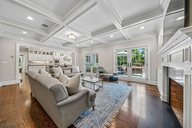 20 Country Club Dr, Chatham Twp., NJ 07928