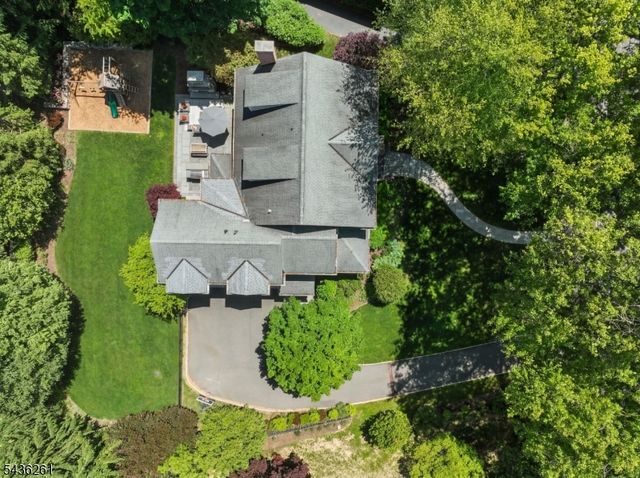 20 Country Club Dr, Chatham Twp., NJ 07928