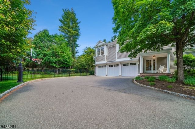 20 Country Club Dr, Chatham Twp., NJ 07928