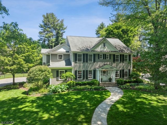20 Country Club Dr, Chatham Twp., NJ 07928