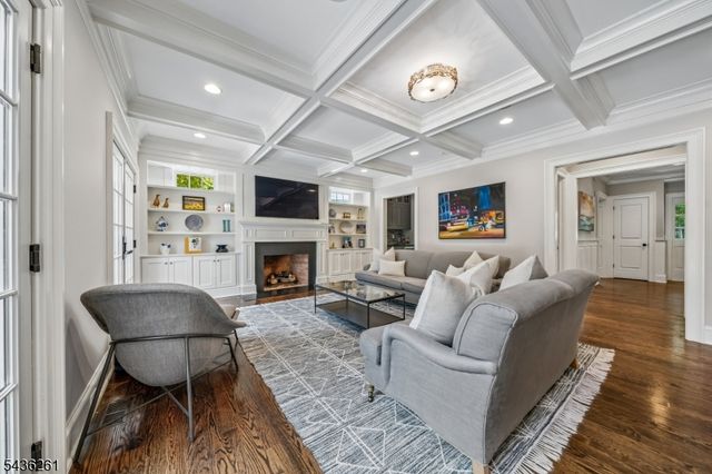 20 Country Club Dr, Chatham Twp., NJ 07928