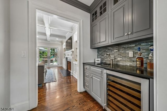 20 Country Club Dr, Chatham Twp., NJ 07928
