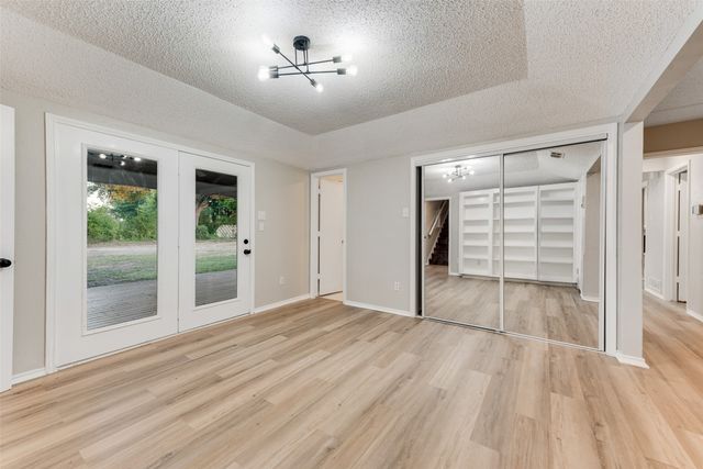 600 N Cockrell Hill Road, Desoto, TX 75115