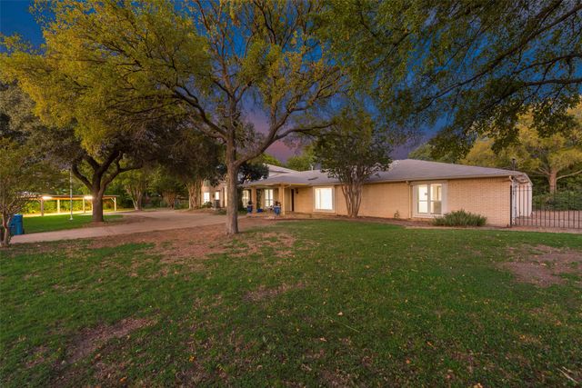 600 N Cockrell Hill Road, Desoto, TX 75115