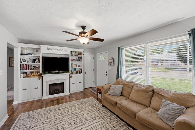 272 Kimberly Heights Drive, Nicholasville, KY 40356