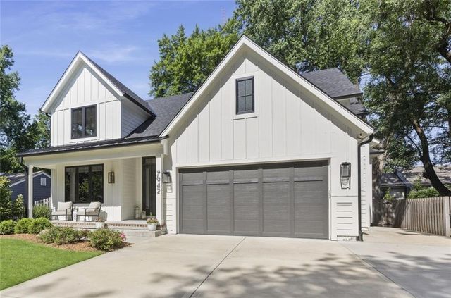 7942 Reinhardt Lane, Prairie Village, KS 66208