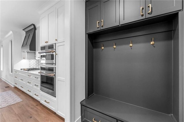 7942 Reinhardt Lane, Prairie Village, KS 66208