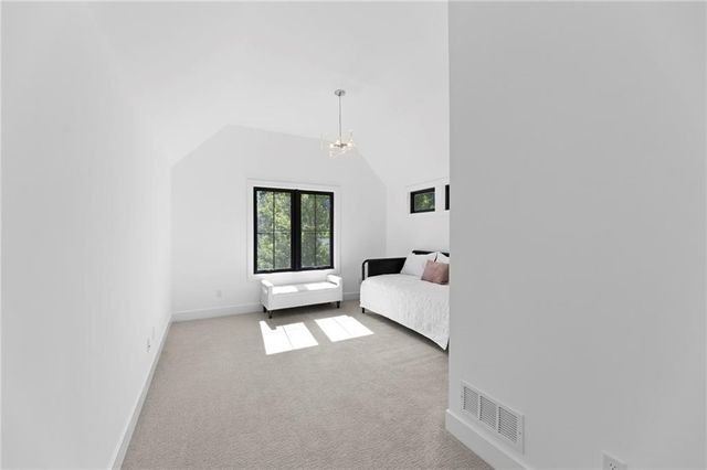 7942 Reinhardt Lane, Prairie Village, KS 66208