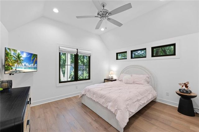7942 Reinhardt Lane, Prairie Village, KS 66208