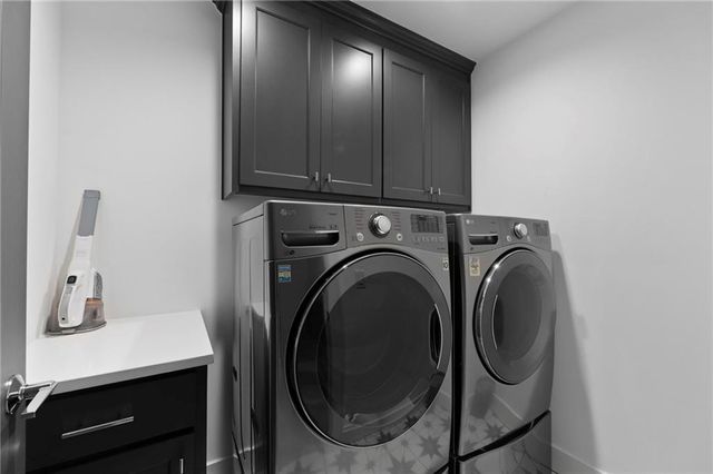 7942 Reinhardt Lane, Prairie Village, KS 66208