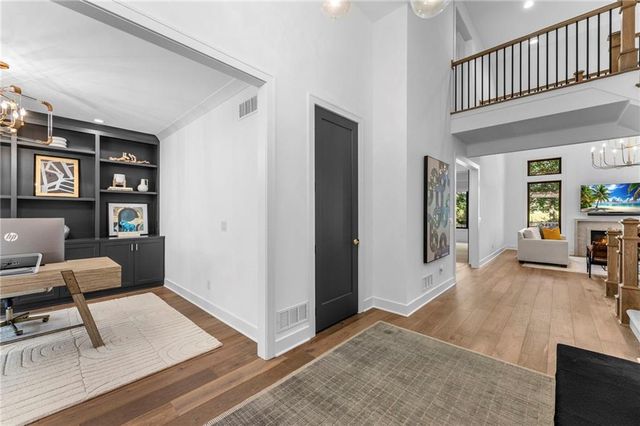 7942 Reinhardt Lane, Prairie Village, KS 66208