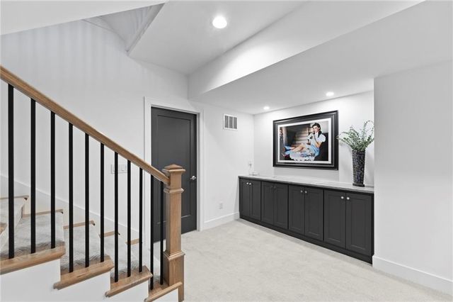7942 Reinhardt Lane, Prairie Village, KS 66208