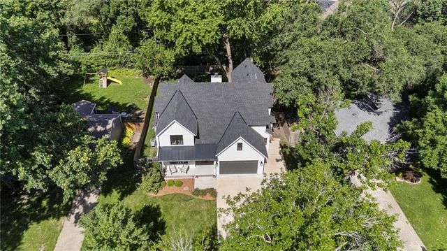 7942 Reinhardt Lane, Prairie Village, KS 66208