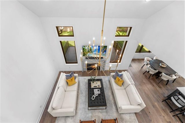 7942 Reinhardt Lane, Prairie Village, KS 66208