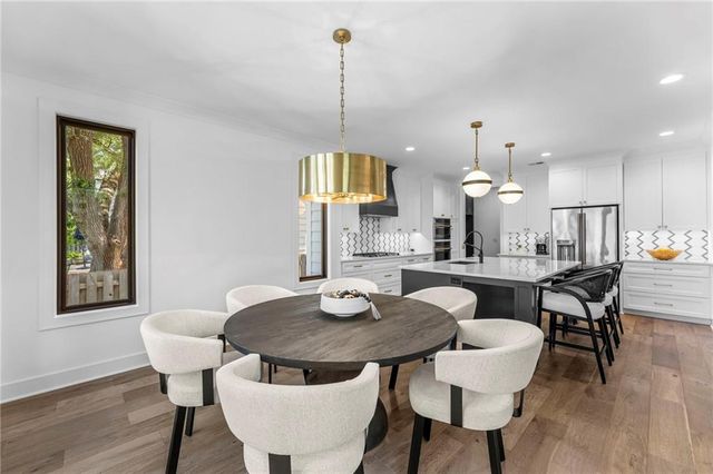7942 Reinhardt Lane, Prairie Village, KS 66208