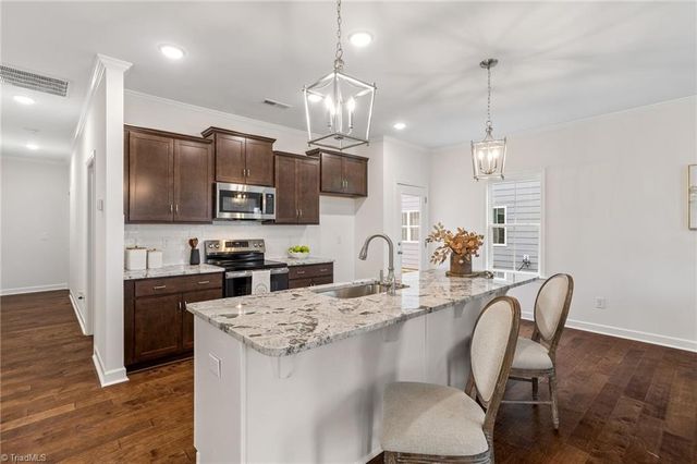 1716 Creekline Drive, Kernersville, NC 27284