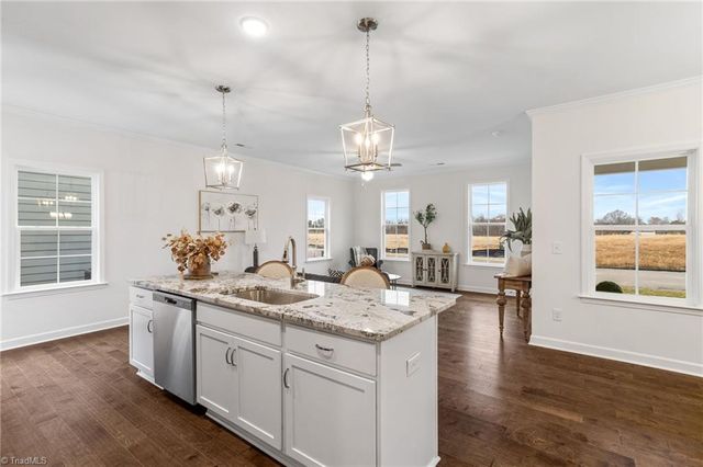 1716 Creekline Drive, Kernersville, NC 27284