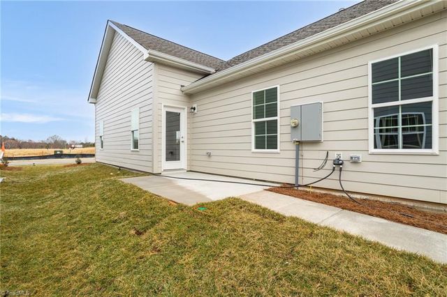 1716 Creekline Drive, Kernersville, NC 27284