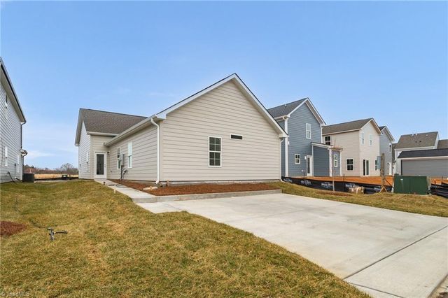 1716 Creekline Drive, Kernersville, NC 27284