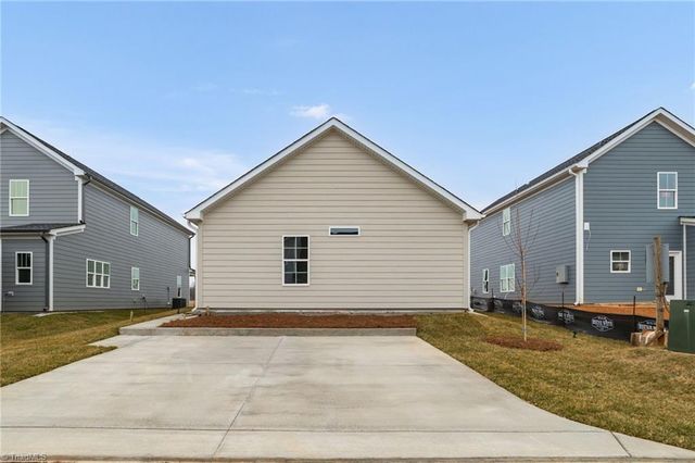 1716 Creekline Drive, Kernersville, NC 27284