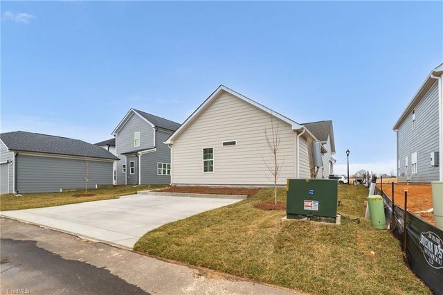 1716 Creekline Drive, Kernersville, NC 27284