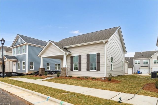 1716 Creekline Drive, Kernersville, NC 27284