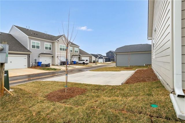 1716 Creekline Drive, Kernersville, NC 27284