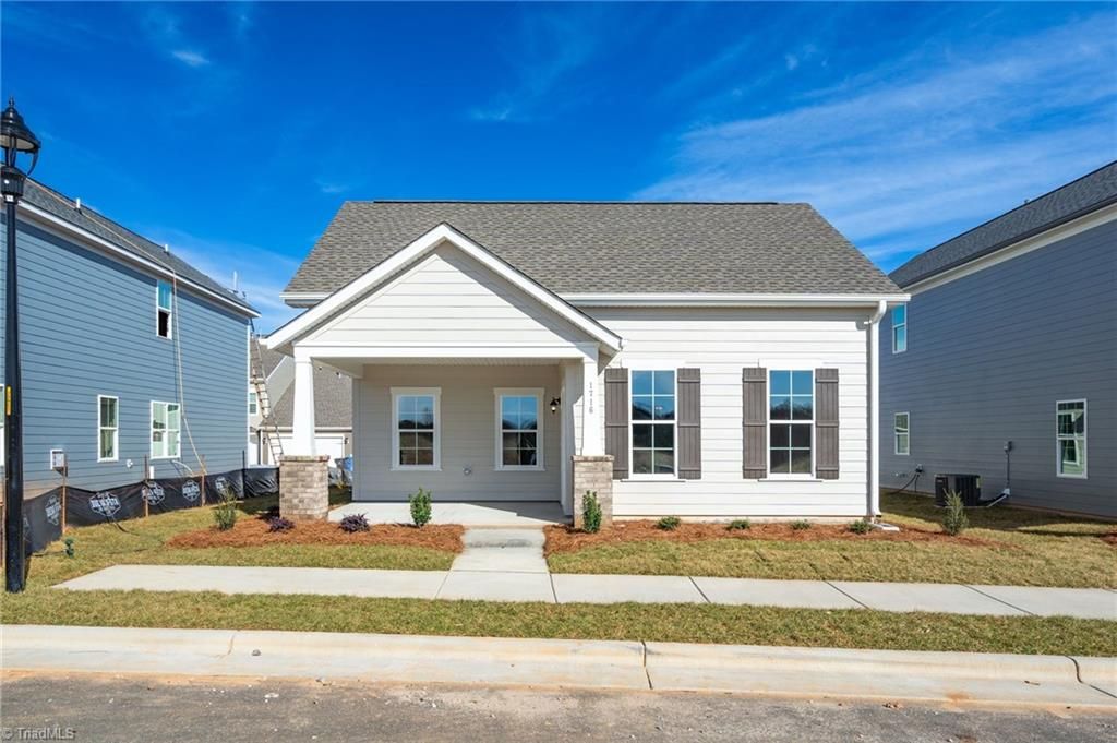 1716 Creekline Drive, Kernersville, NC 27284