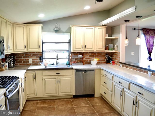 440 WHISKEY RUN RD, Newville, PA 17241