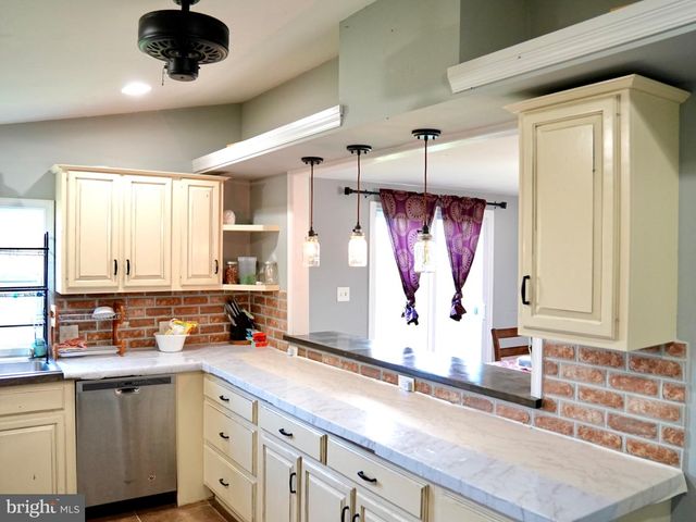 440 WHISKEY RUN RD, Newville, PA 17241