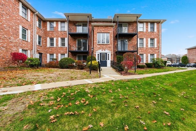 356 Neponset St L, Canton, MA 02021