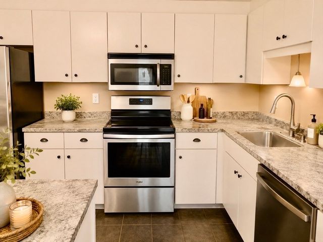 356 Neponset St L, Canton, MA 02021
