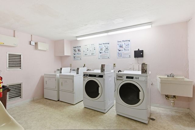 356 Neponset St L, Canton, MA 02021