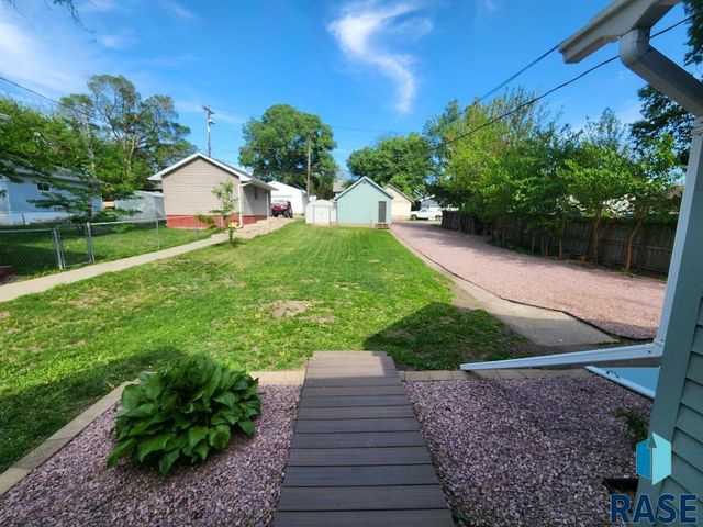 912 N Spring Ave, Sioux Falls, SD 57104