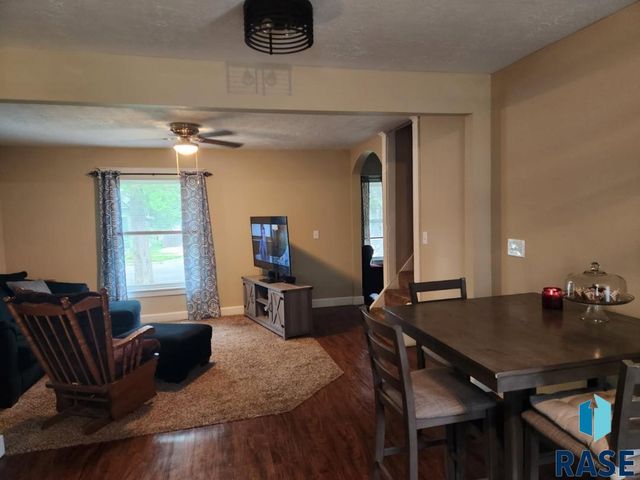 912 N Spring Ave, Sioux Falls, SD 57104