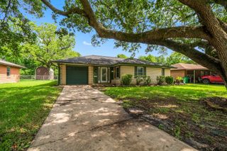 1702 Sheridan Drive, Baytown, TX 77520