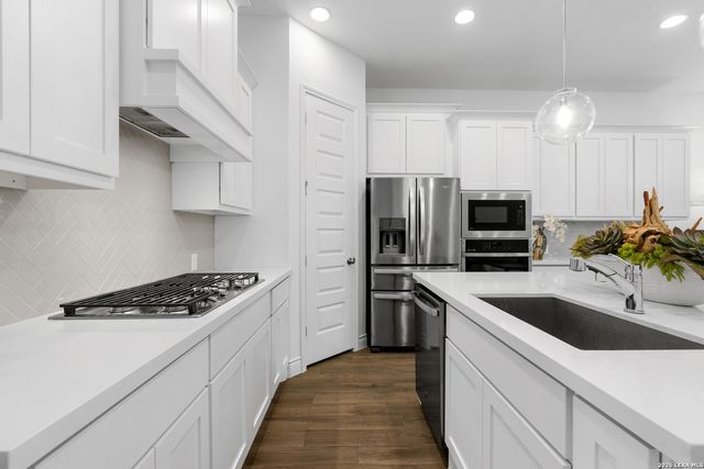 311 BALATON LK, New Braunfels, TX 78130