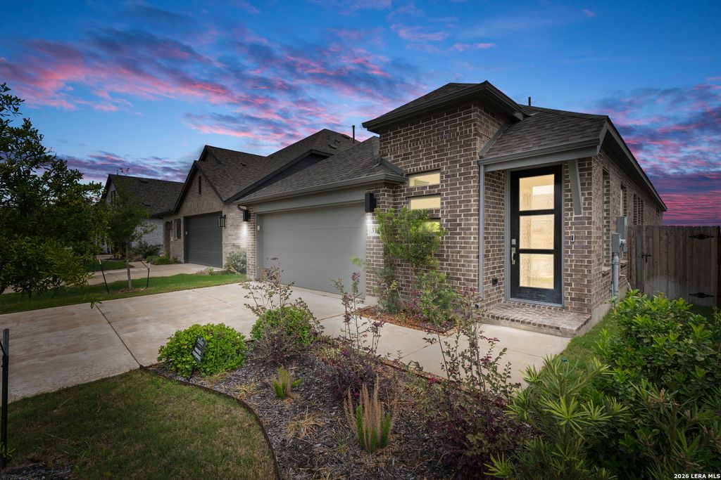 311 BALATON LK, New Braunfels, TX 78130