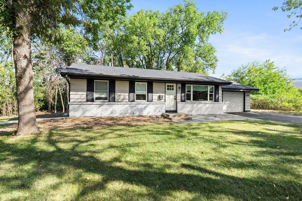 8209 Johnson Circle, Bloomington, MN 55437 — photo 2