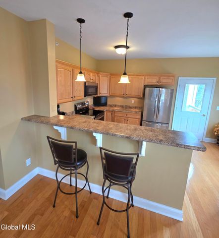 208 N Ridge 208, Troy, NY 12182