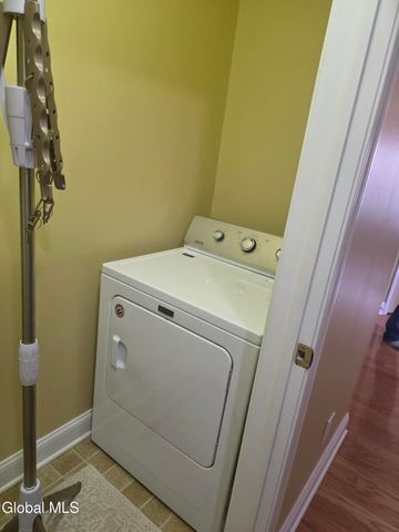 208 N Ridge 208, Troy, NY 12182